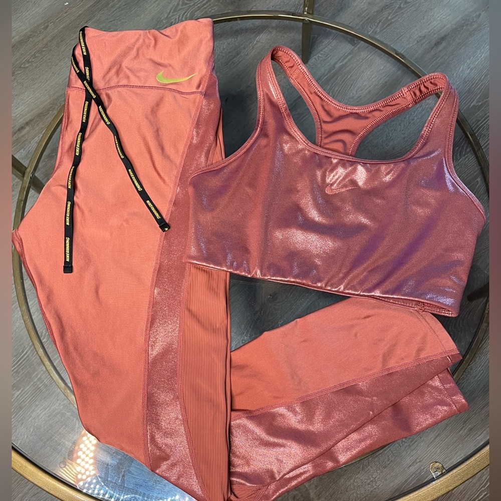 Brand new women’s Nike set. never worn before. Size medium top and bottom.